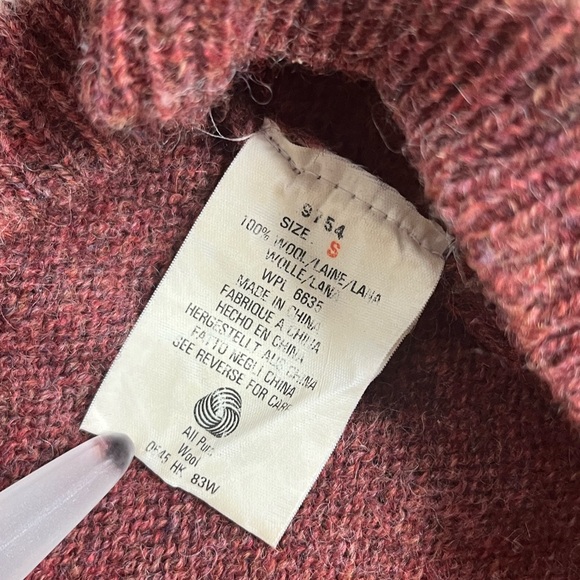 Vintage sheep sweater! - Picture 5 of 5